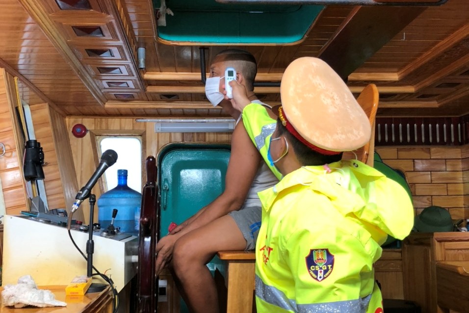 Tuyên truyền trật tự an toàn giao thông đường thủy nội địa và phòng, chống dịch Covid-19 tới 21.296 người